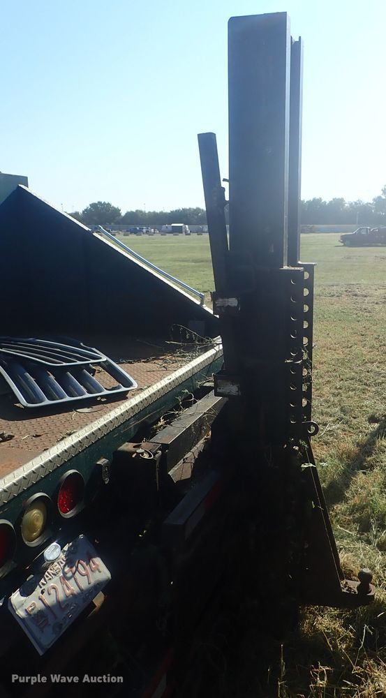 image for item DI4714 1998 Ford  toter truck