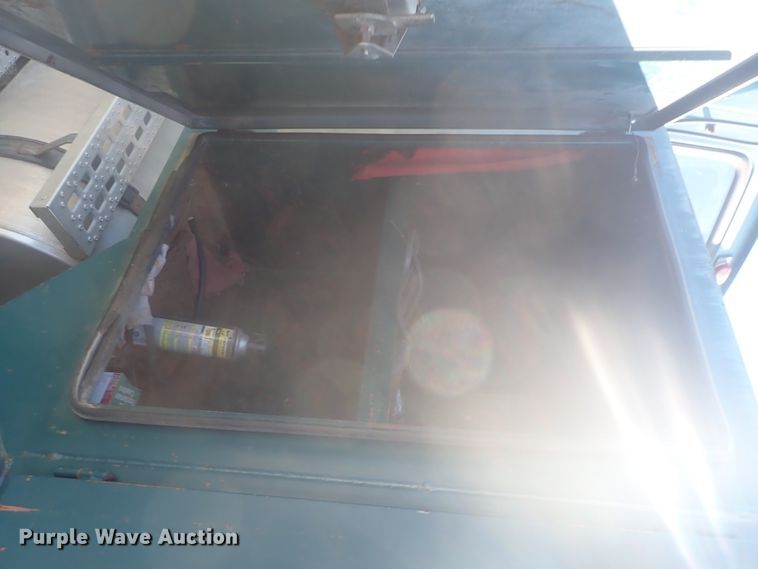 image for item DI4714 1998 Ford  toter truck