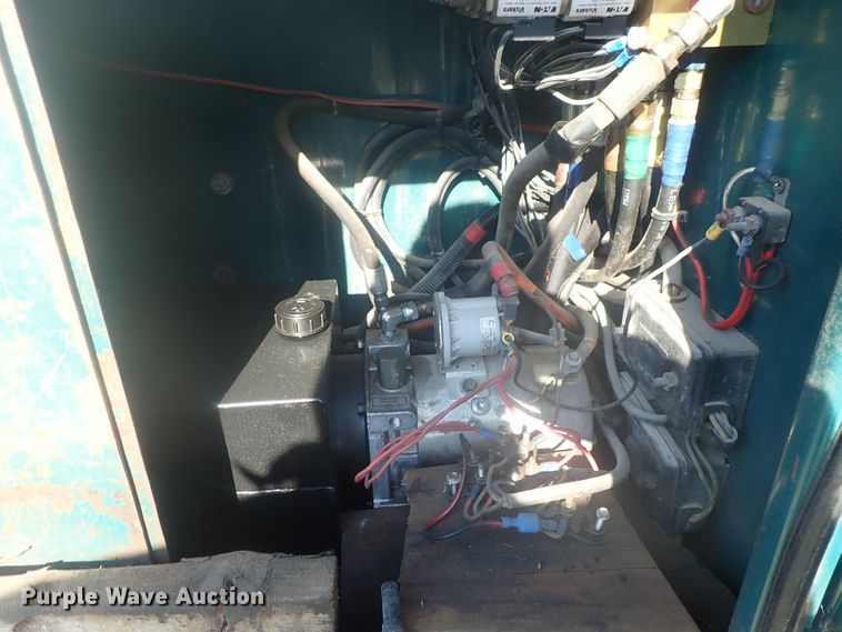 image for item DI4714 1998 Ford  toter truck