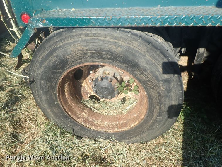 image for item DI4714 1998 Ford  toter truck