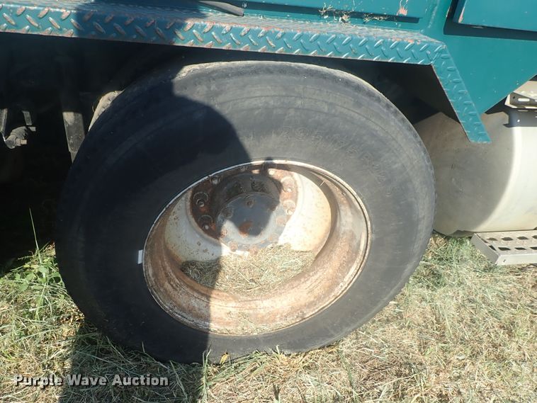 image for item DI4714 1998 Ford  toter truck