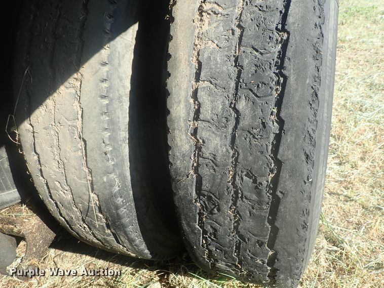 image for item DI4714 1998 Ford  toter truck