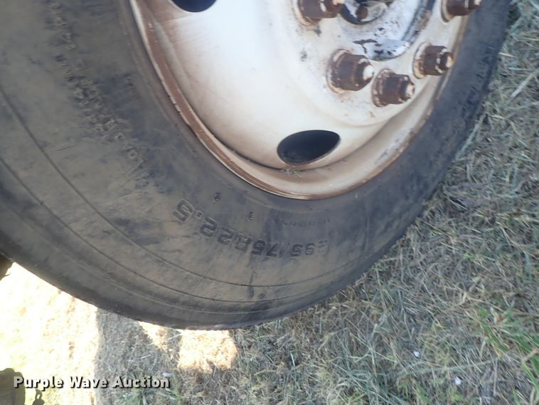 image for item DI4714 1998 Ford  toter truck