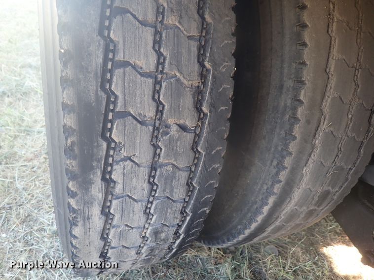 image for item DI4714 1998 Ford  toter truck