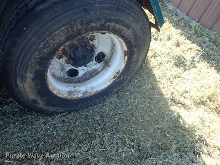 image for item DI4714 1998 Ford  toter truck