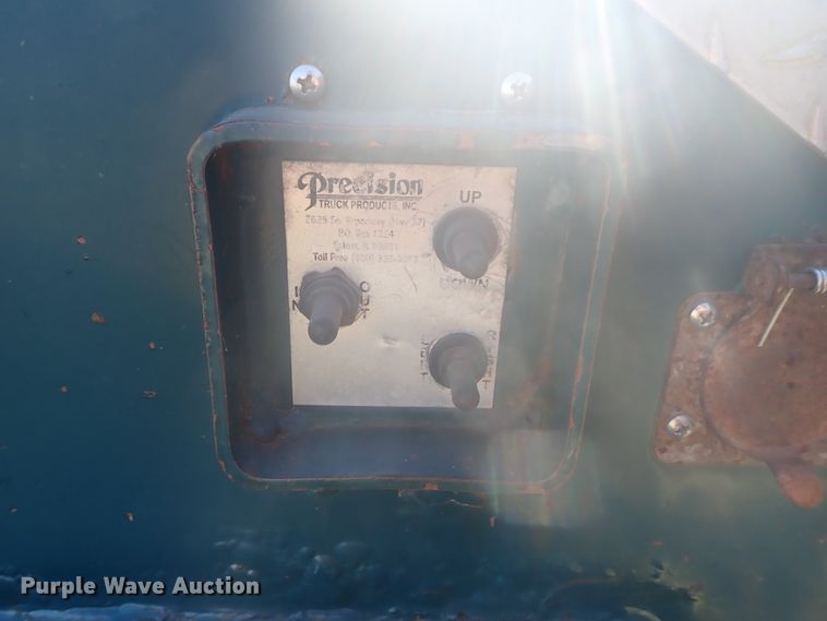 image for item DI4714 1998 Ford  toter truck