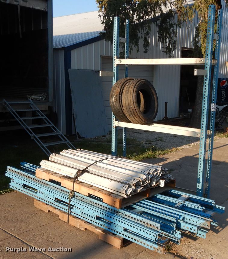 image for item DI7624 Tire rack