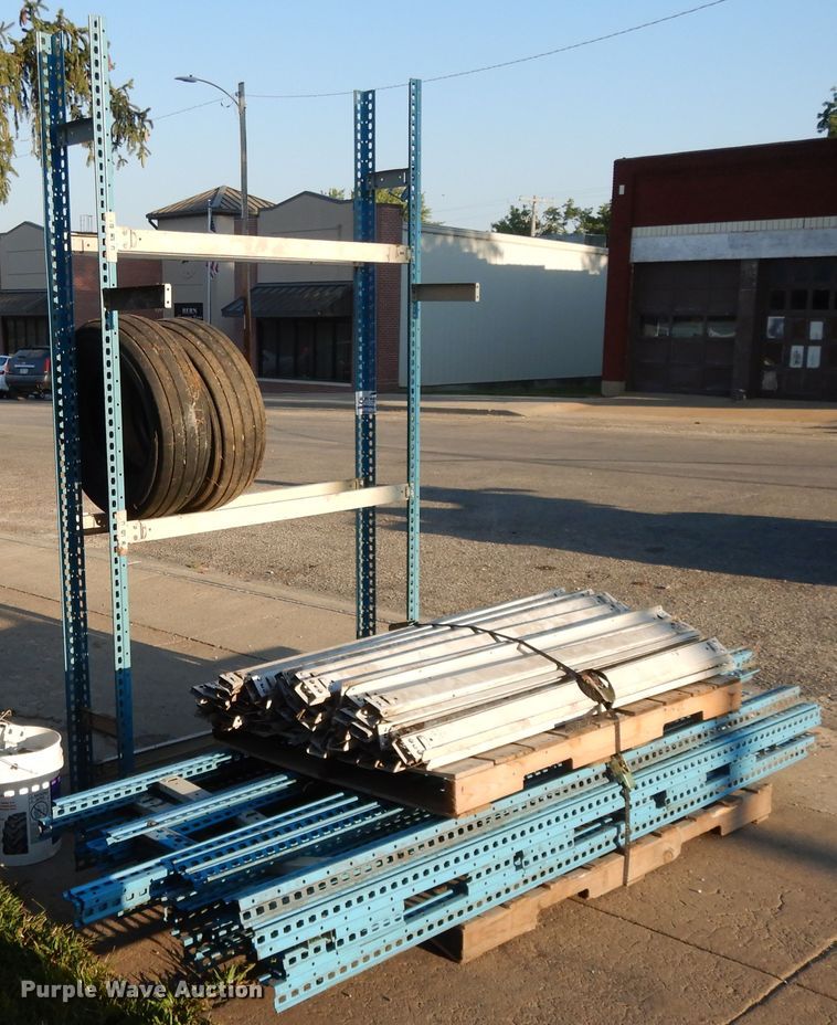 image for item DI7624 Tire rack