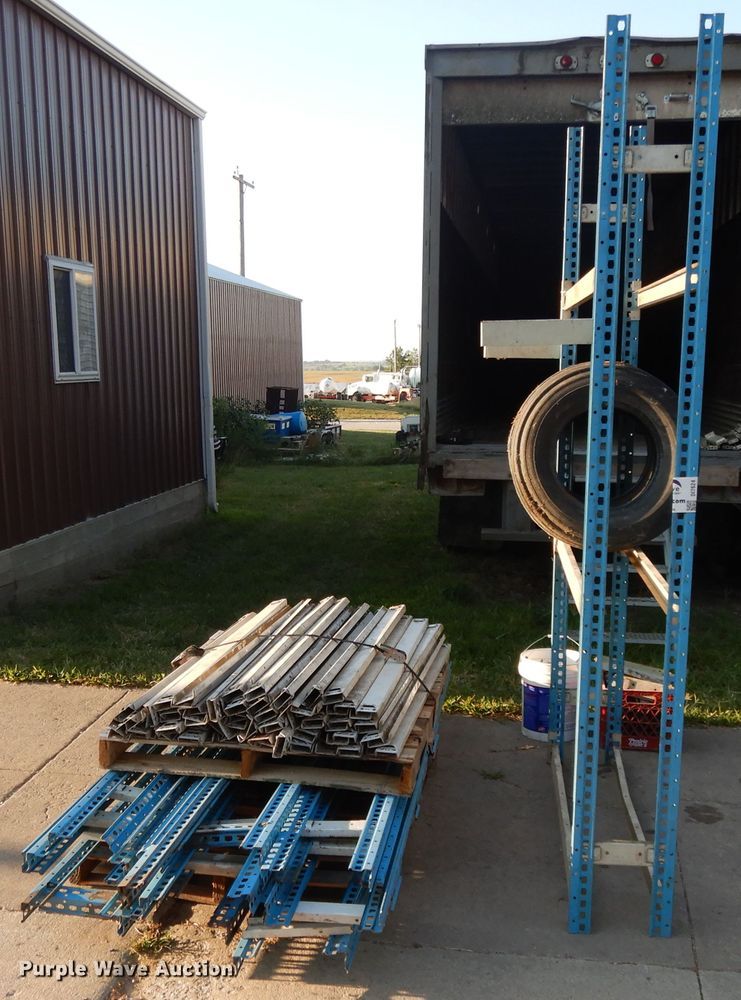 image for item DI7624 Tire rack