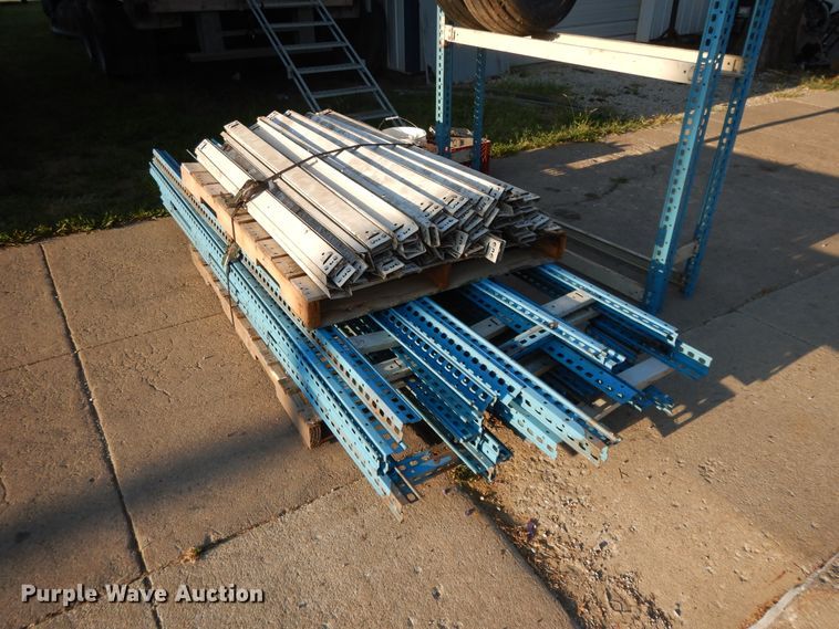 image for item DI7624 Tire rack