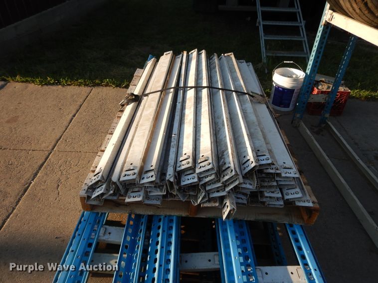 image for item DI7624 Tire rack