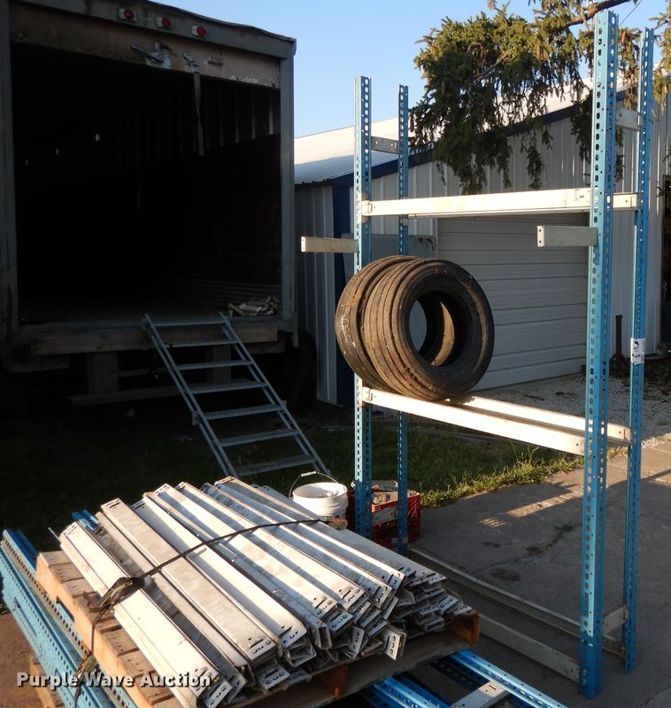 image for item DI7624 Tire rack