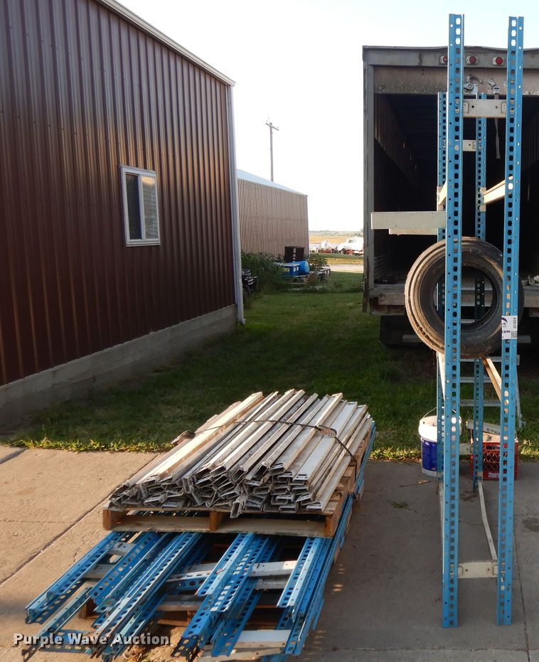 image for item DI7624 Tire rack