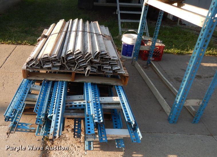 image for item DI7624 Tire rack