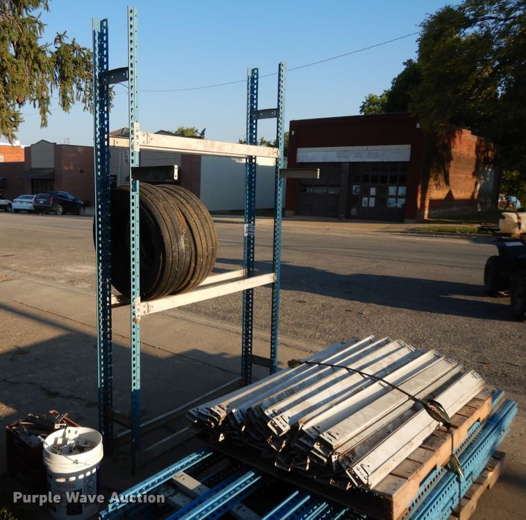 image for item DI7624 Tire rack