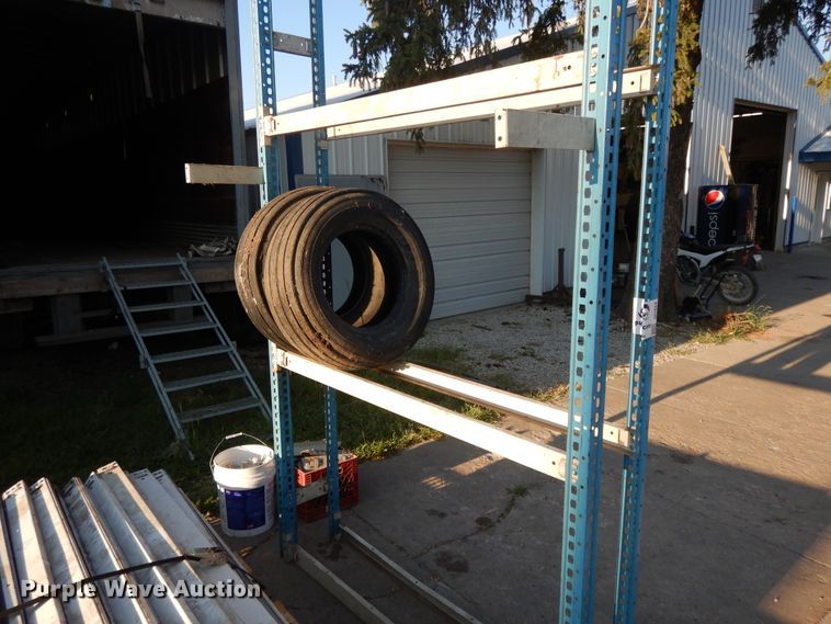 image for item DI7624 Tire rack