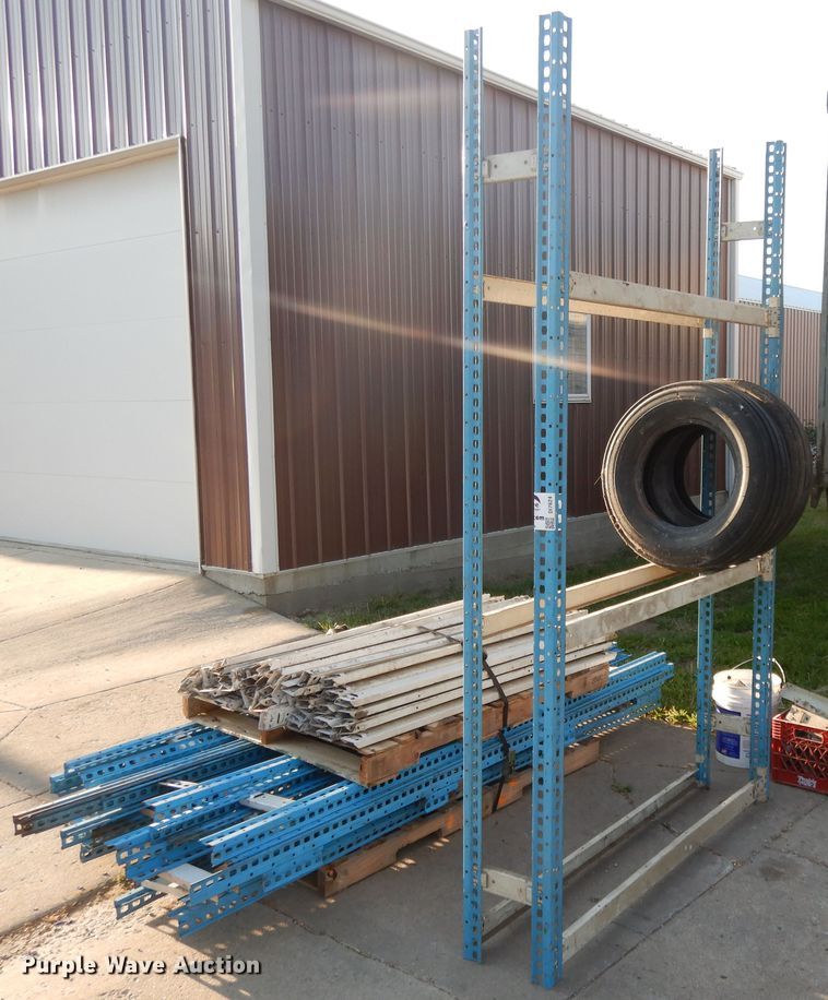 image for item DI7624 Tire rack