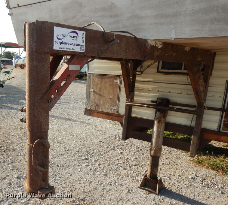 image for item DI7625 1989 Gladding DeIRey  camper