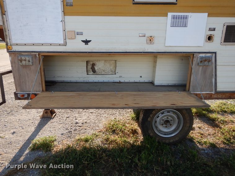 image for item DI7625 1989 Gladding DeIRey  camper