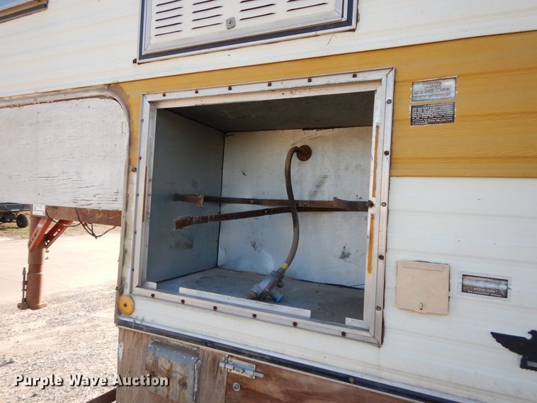 image for item DI7625 1989 Gladding DeIRey  camper