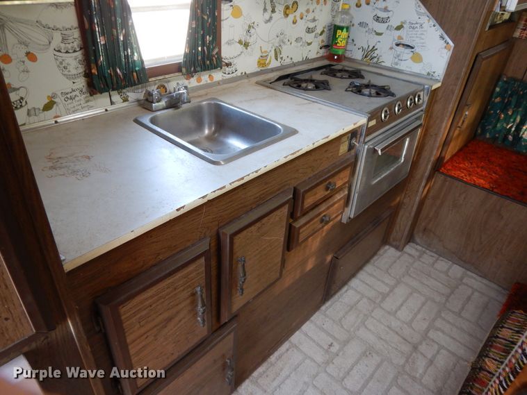 image for item DI7625 1989 Gladding DeIRey  camper