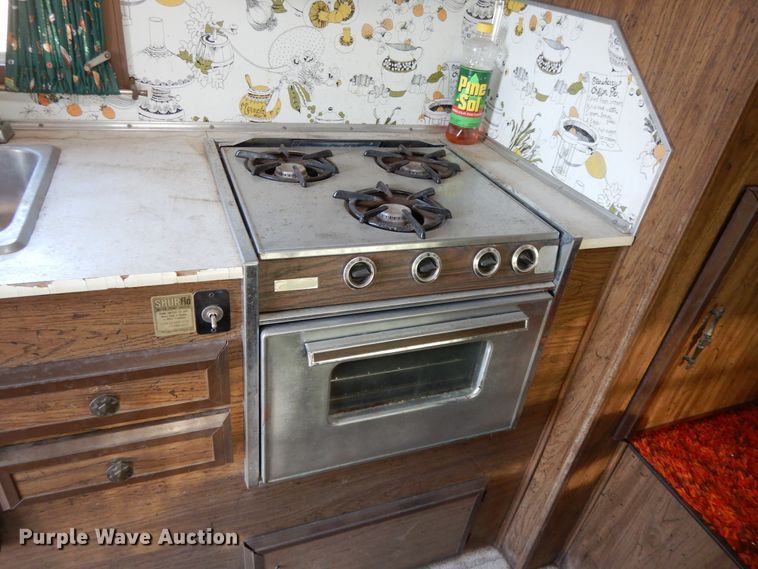 image for item DI7625 1989 Gladding DeIRey  camper