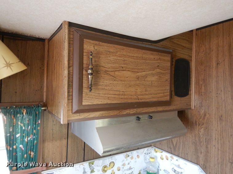 image for item DI7625 1989 Gladding DeIRey  camper