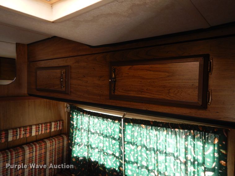 image for item DI7625 1989 Gladding DeIRey  camper