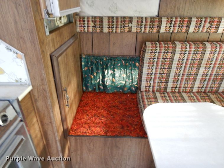 image for item DI7625 1989 Gladding DeIRey  camper