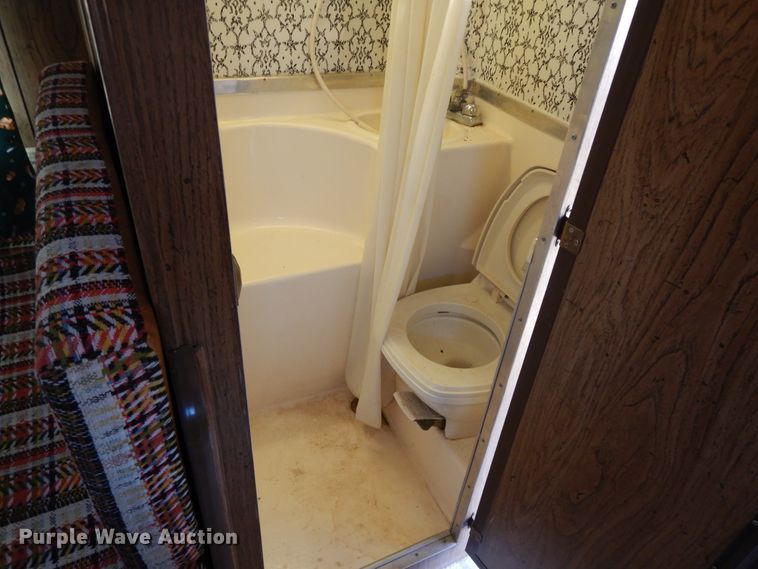 image for item DI7625 1989 Gladding DeIRey  camper