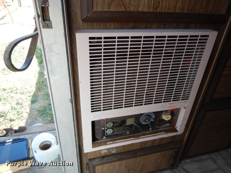 image for item DI7625 1989 Gladding DeIRey  camper