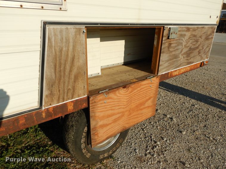 image for item DI7625 1989 Gladding DeIRey  camper