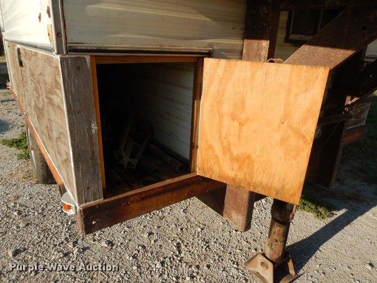 image for item DI7625 1989 Gladding DeIRey  camper