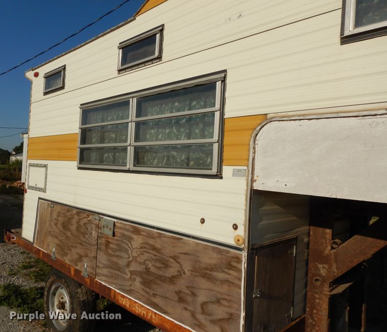 image for item DI7625 1989 Gladding DeIRey  camper