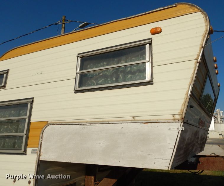 image for item DI7625 1989 Gladding DeIRey  camper