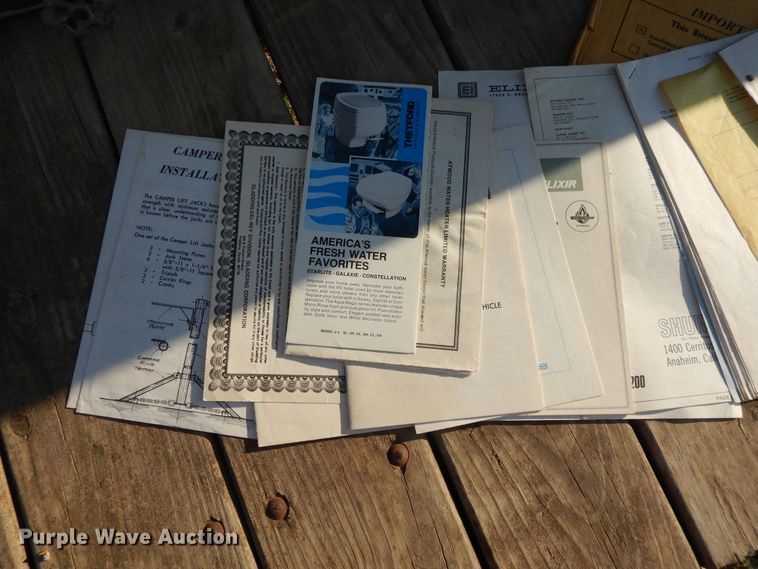 image for item DI7625 1989 Gladding DeIRey  camper