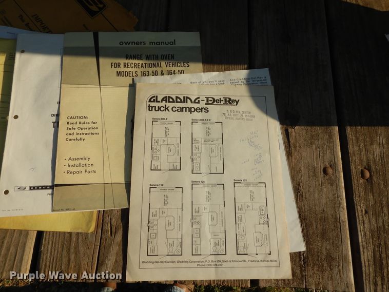 image for item DI7625 1989 Gladding DeIRey  camper