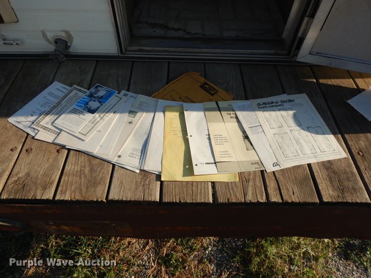 image for item DI7625 1989 Gladding DeIRey  camper