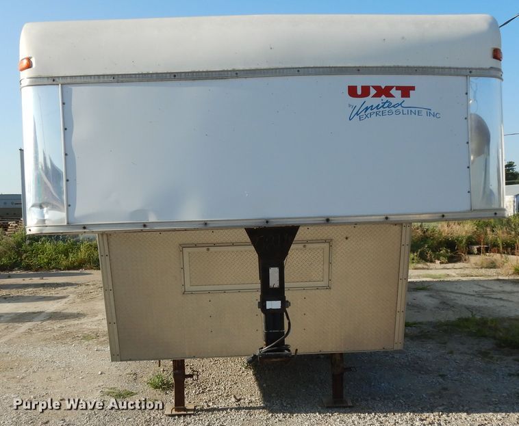 image for item DI7626 2001 United UXT enclosed cargo trailer