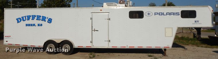 image for item DI7626 2001 United UXT enclosed cargo trailer