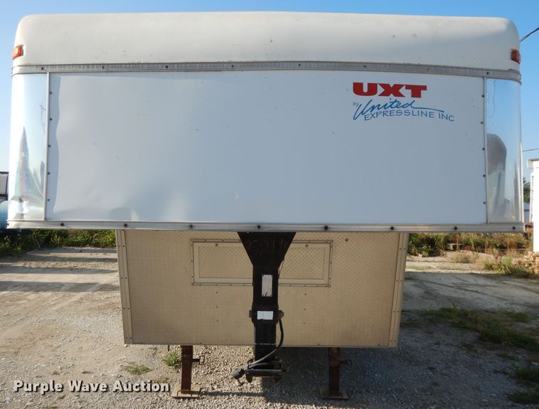 image for item DI7626 2001 United UXT enclosed cargo trailer