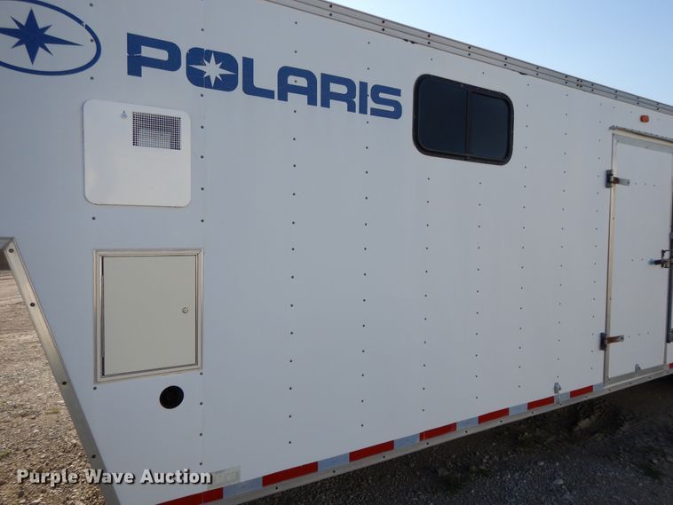 image for item DI7626 2001 United UXT enclosed cargo trailer