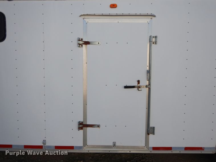 image for item DI7626 2001 United UXT enclosed cargo trailer