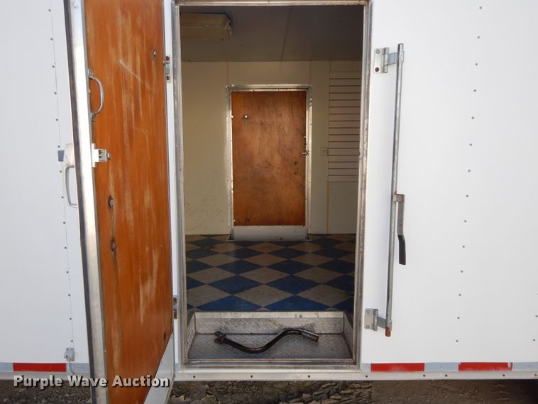 image for item DI7626 2001 United UXT enclosed cargo trailer