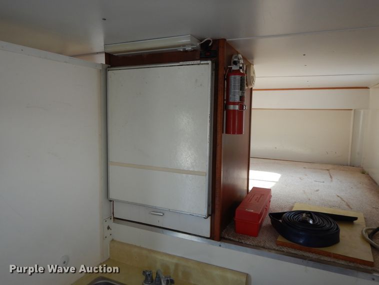 image for item DI7626 2001 United UXT enclosed cargo trailer