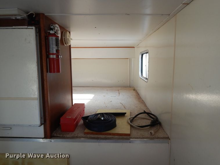 image for item DI7626 2001 United UXT enclosed cargo trailer