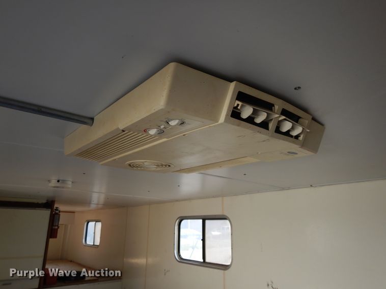 image for item DI7626 2001 United UXT enclosed cargo trailer