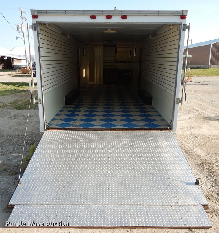 image for item DI7626 2001 United UXT enclosed cargo trailer