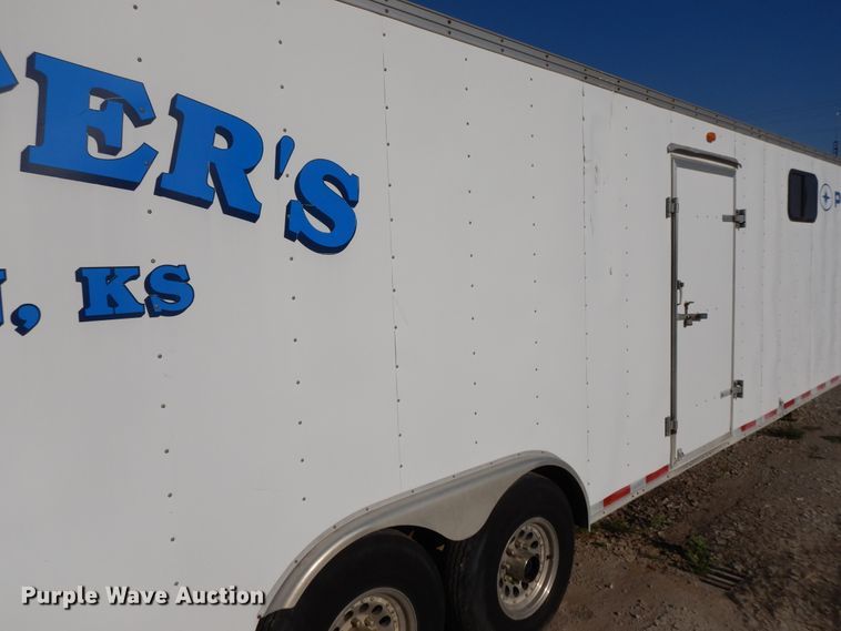 image for item DI7626 2001 United UXT enclosed cargo trailer