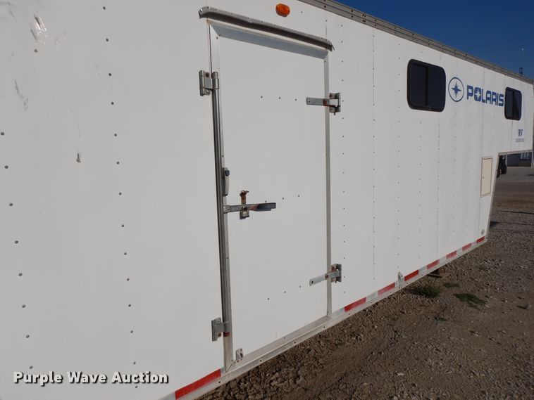 image for item DI7626 2001 United UXT enclosed cargo trailer